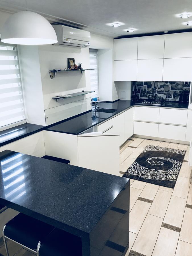 Apartment At Kvitka Polonyny 솔로친 외부 사진