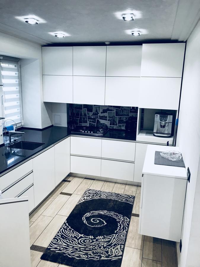 Apartment At Kvitka Polonyny 솔로친 외부 사진